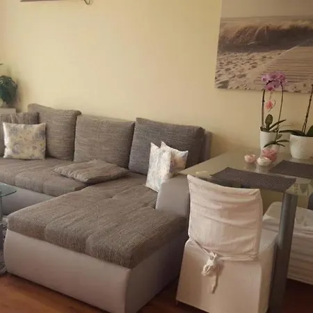 Apartment емона